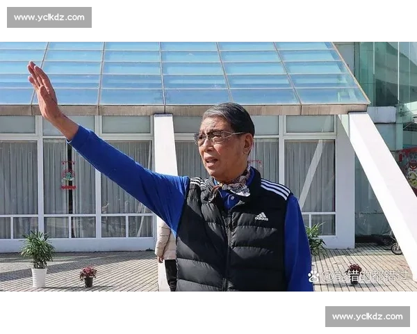 徐根宝:上海德比无关红蓝,城市荣耀高于胜负 徐根宝:上海德比无关红蓝,城市荣耀高于胜负